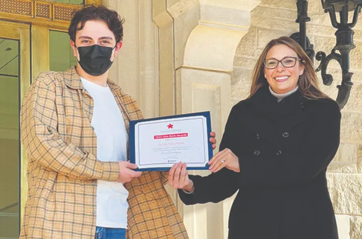 آرتین خیابانی، دانش‌آموز برتر تورنتو: می‌خواهم وکیل شوم تا به کودکان مهاجر کمک کنم